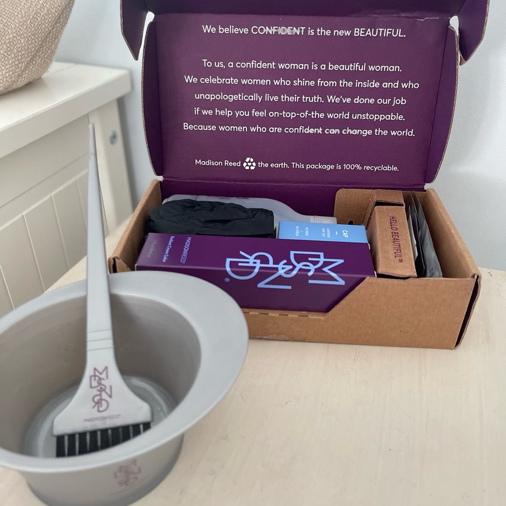New In Box - Madison Reed Color Kit - Venezia Brown - With Bowl and Brush!